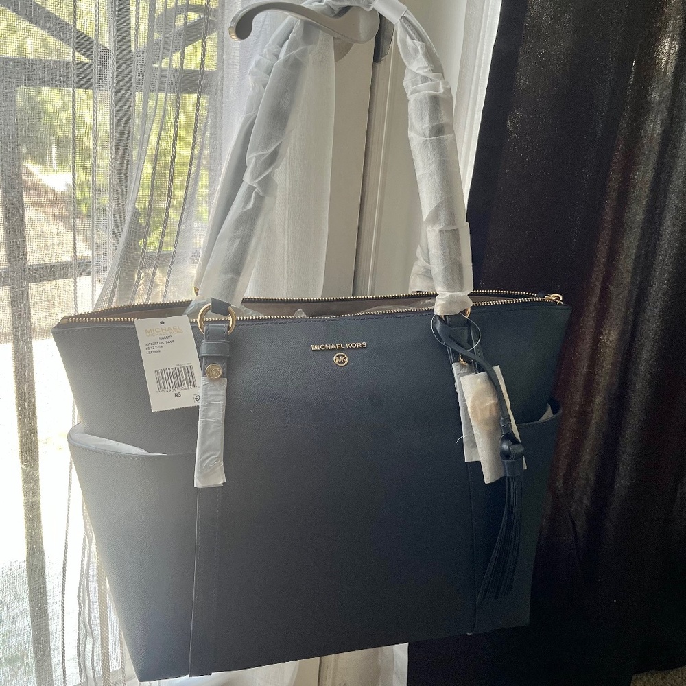 NWT Michael Kors Carryall Tote